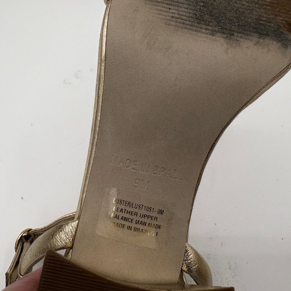 Size 9 Steve Madden Luster Gold Leather Low Heel Ankle Strap Sandals - Picture 9 of 11